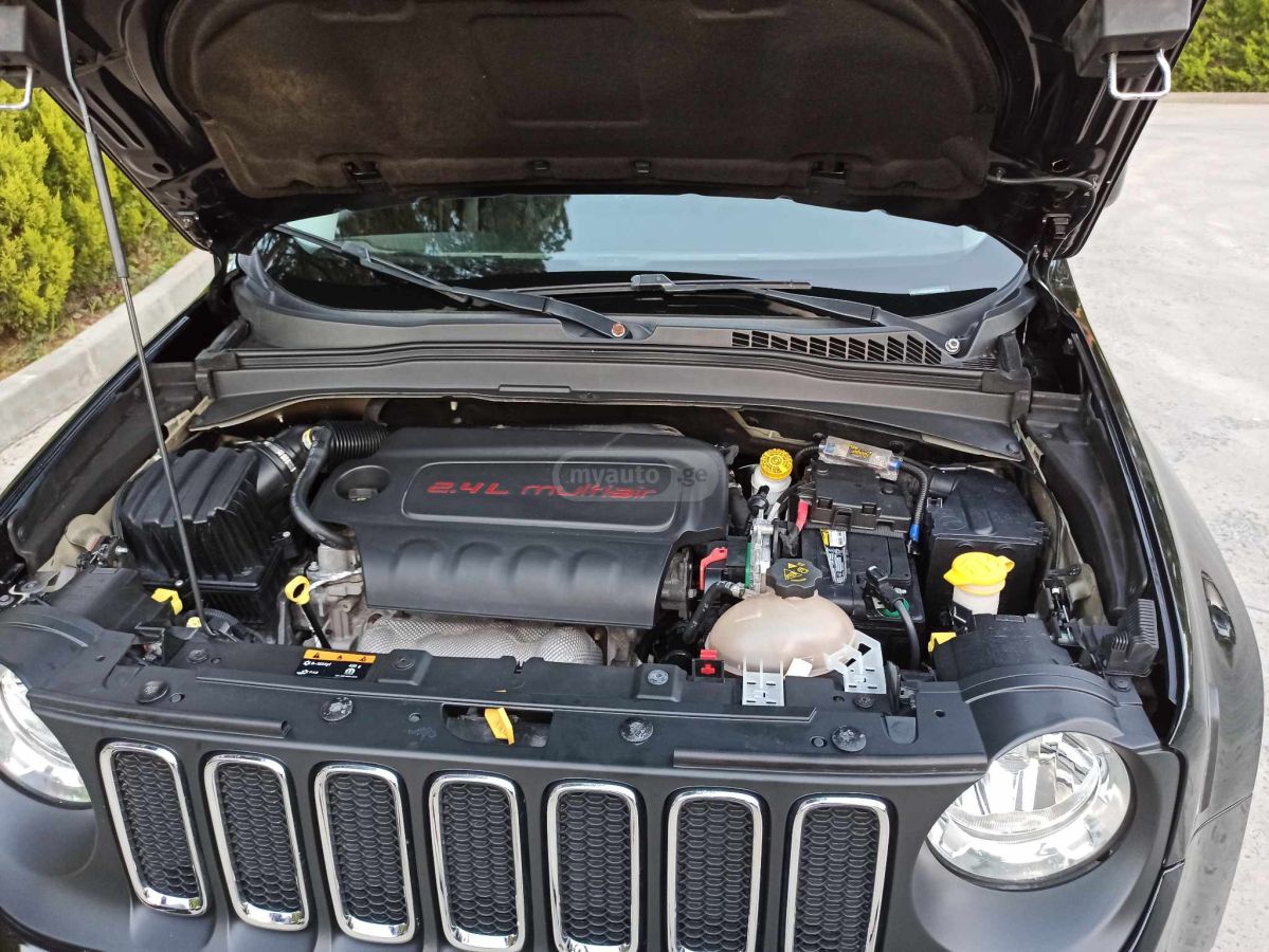 Jeep Renegade - фото 2