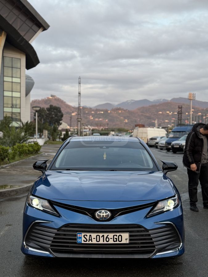 Toyota Camry - фото 2