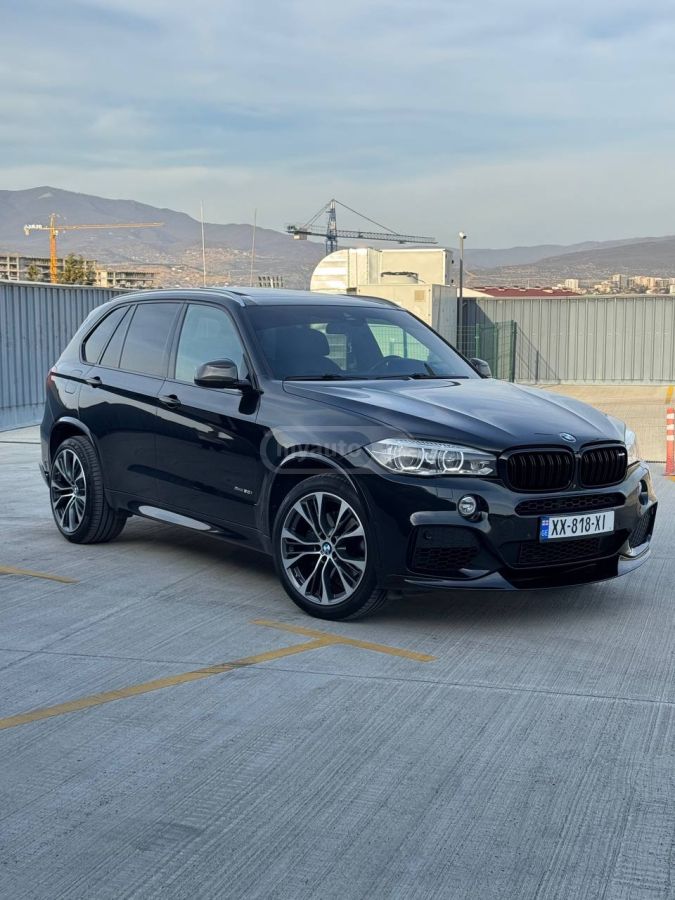 BMW X5 - фото 1