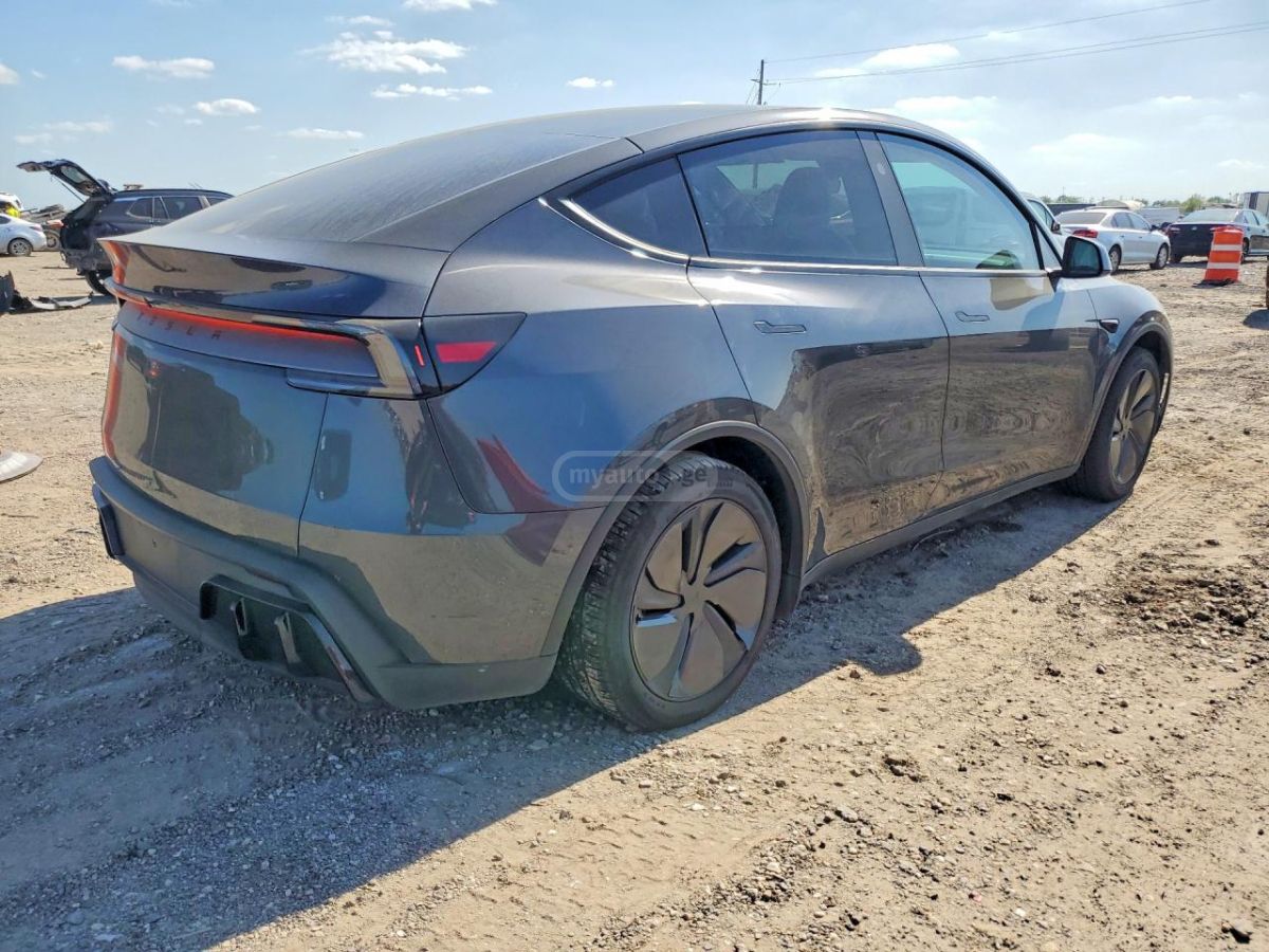 Tesla Model Y 2026 — миниатюра 3