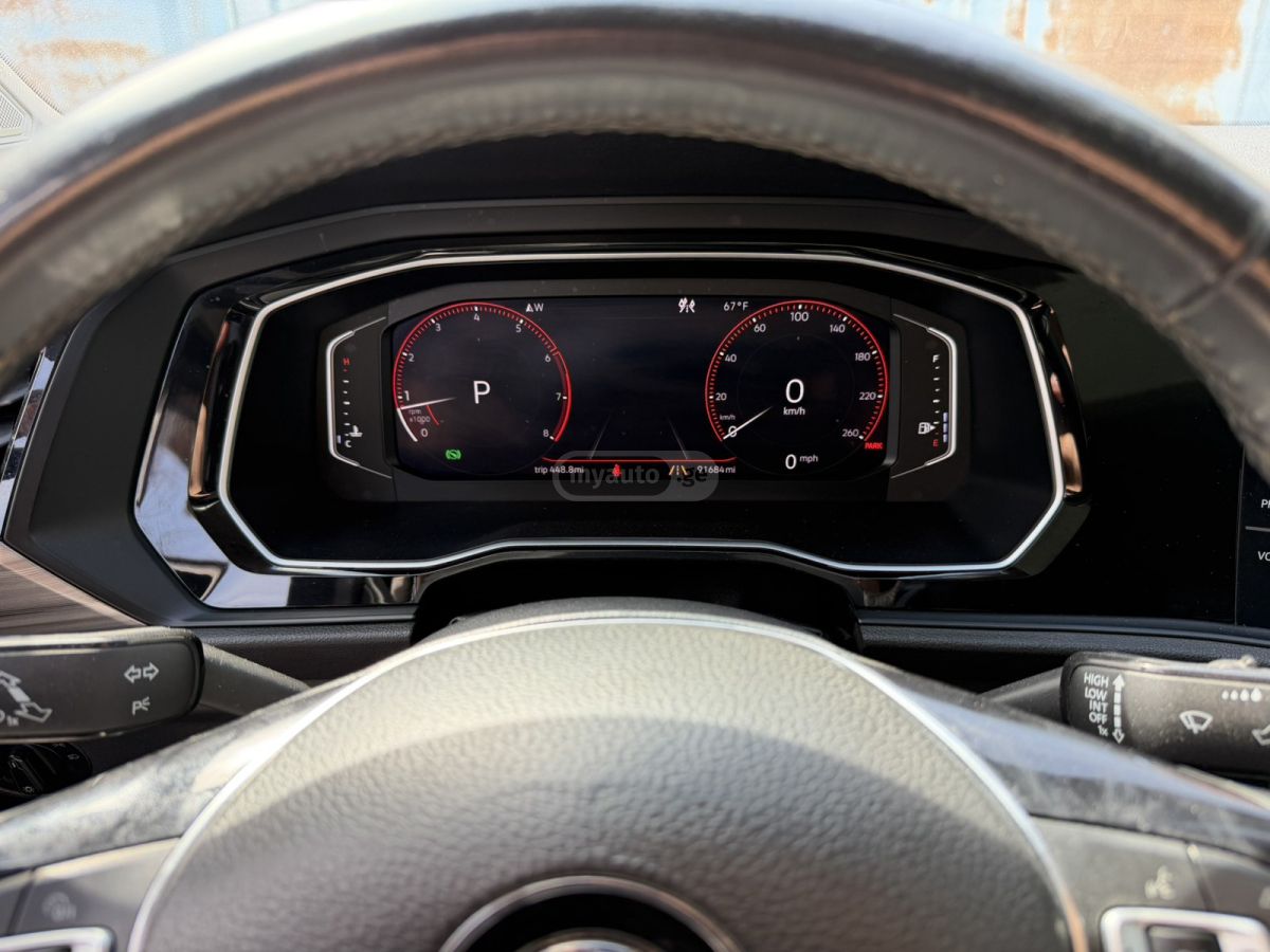 Volkswagen Jetta - фото 1