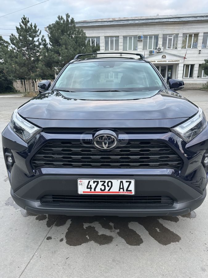 Toyota RAV 4 - фото 1