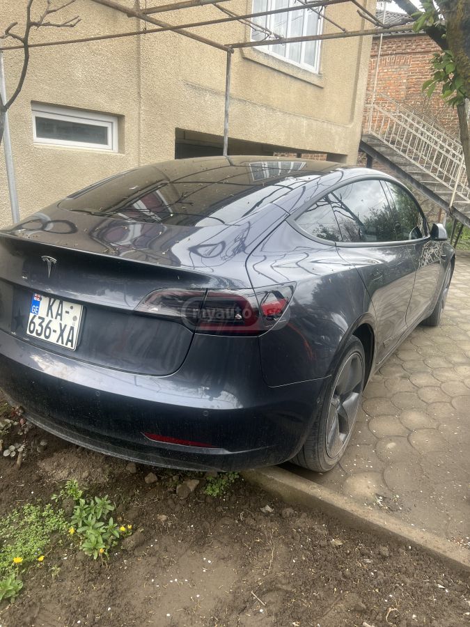 Tesla Model 3 - фото 3