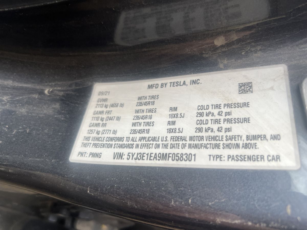 Tesla Model 3 - фото 7