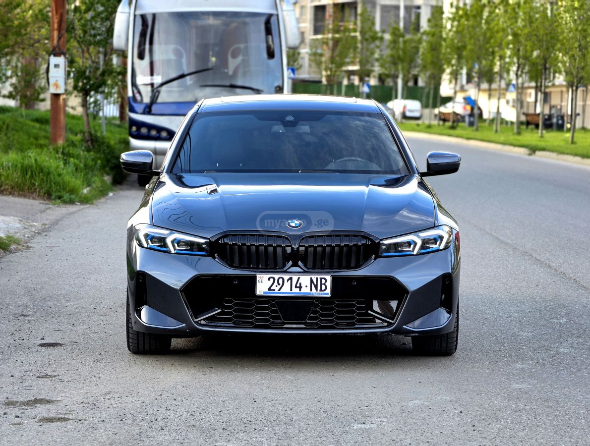 BMW 330 - фото 2