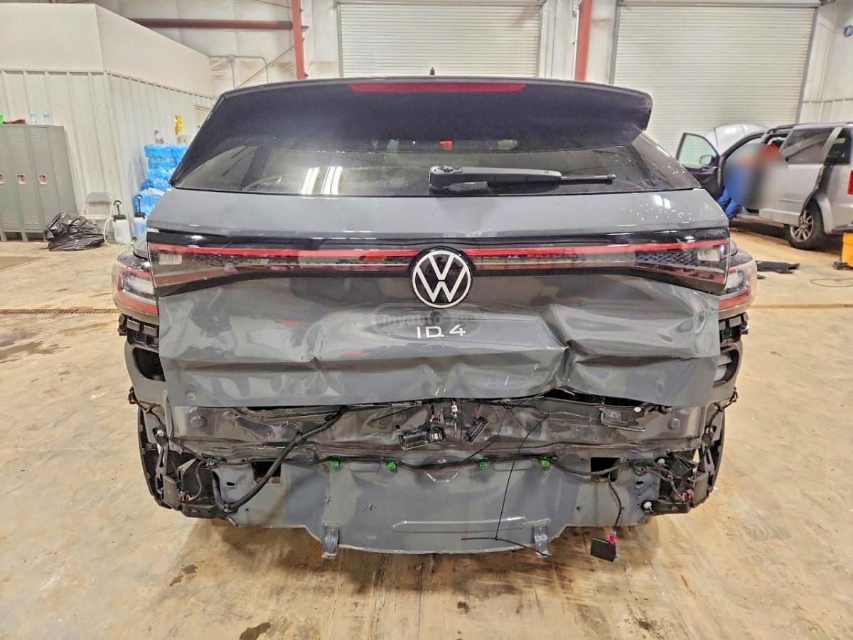 Volkswagen ID 4 - фото 6