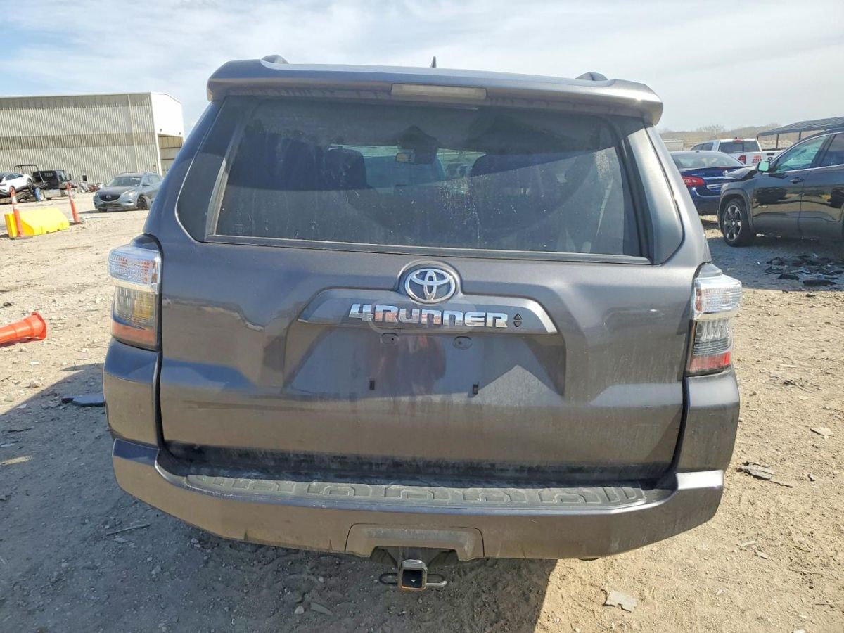 Toyota 4 Runner - фото 6