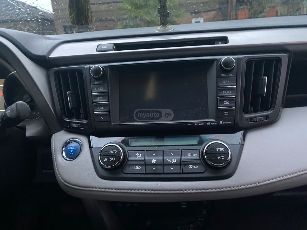 Toyota RAV 4 - фото 4