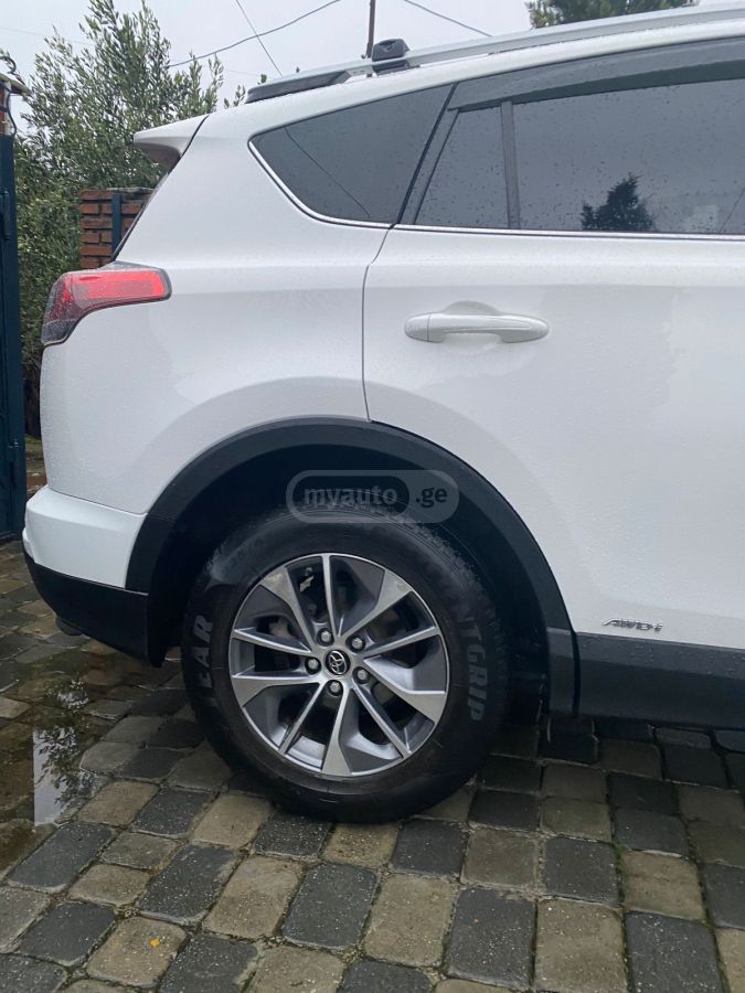 Toyota RAV 4 - фото 6