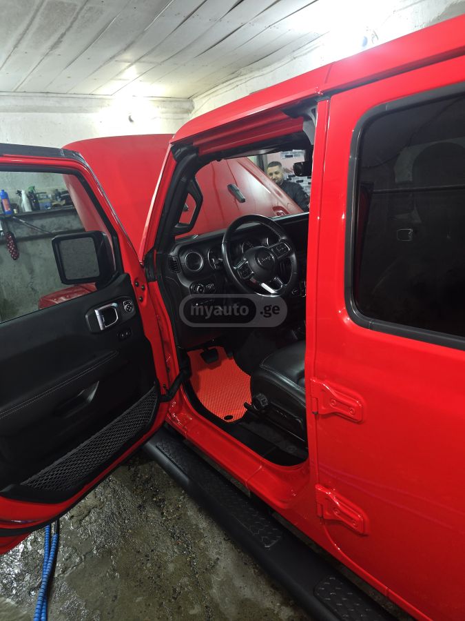 Jeep Sahara 4dr 4x4 Automatic — миниатюра 3