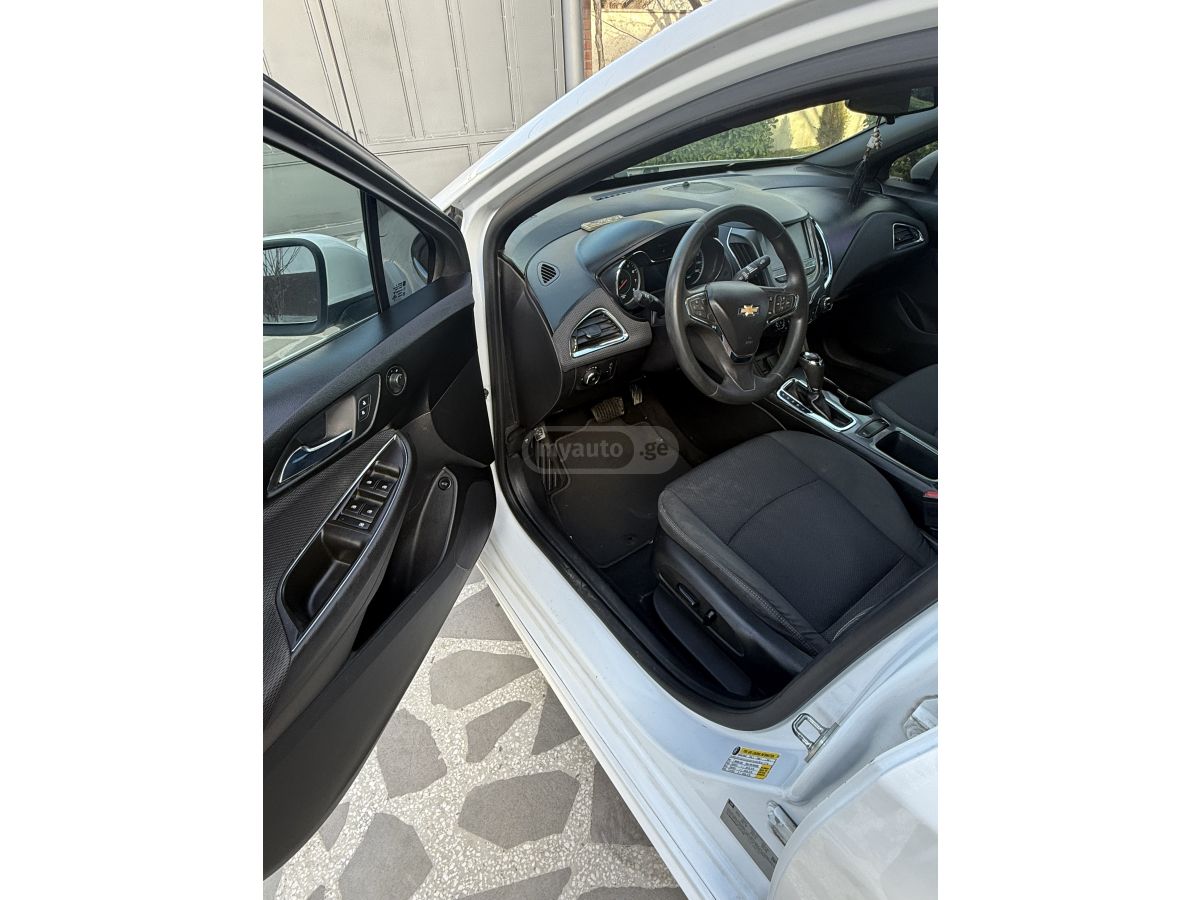 Chevrolet Cruze - фото 8