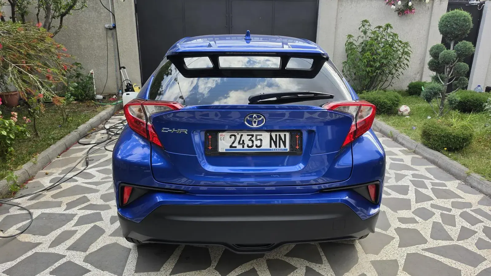 نمای دیگر Toyota XLE Premium 4dr Front-wheel Dr 2018