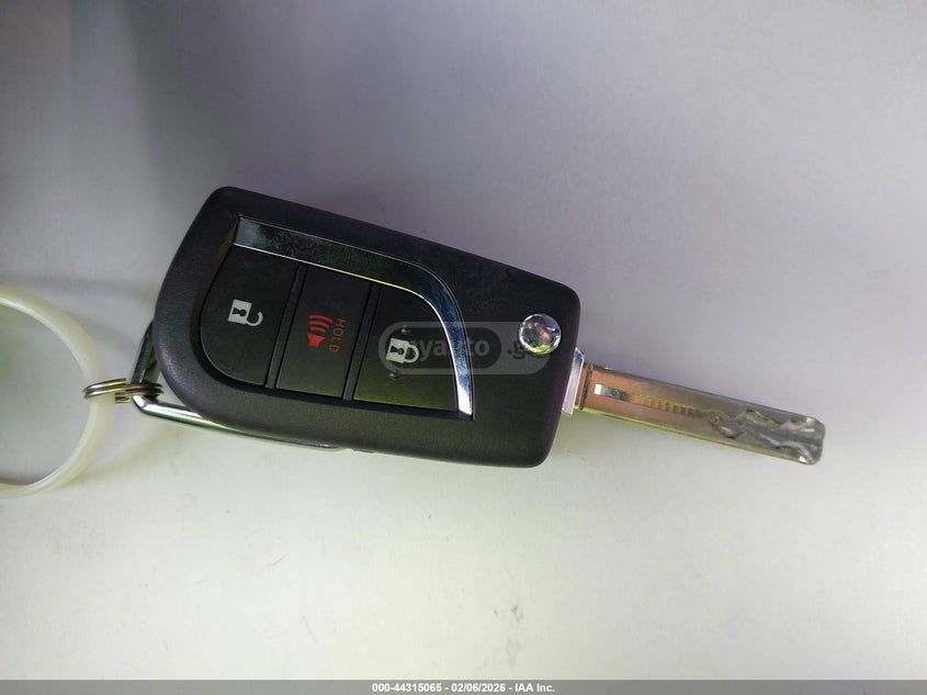 Toyota LE — миниатюра 10