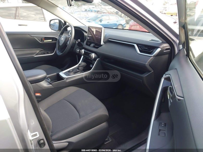 Toyota LE — миниатюра 5