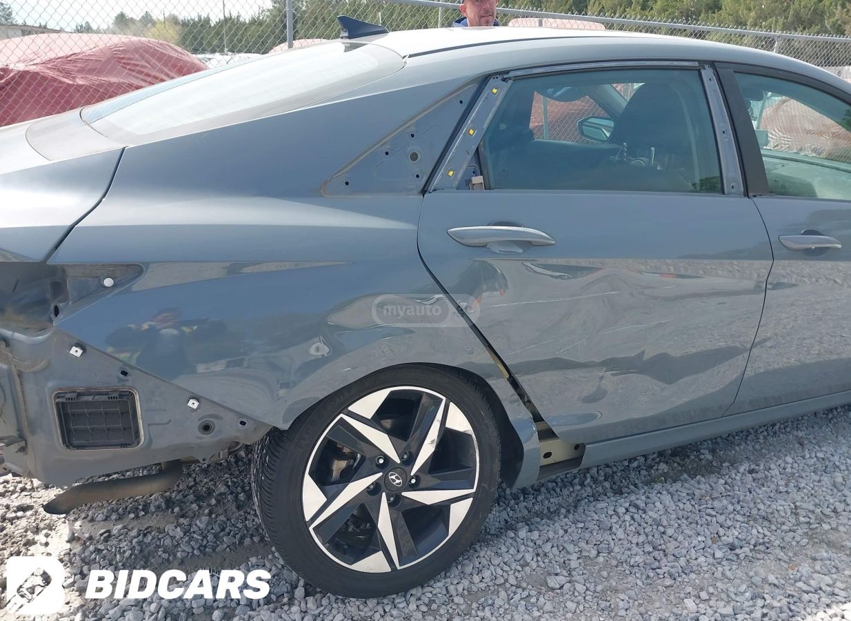 Hyundai Elantra - фото 7