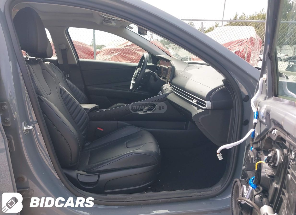 Hyundai Elantra - фото 8