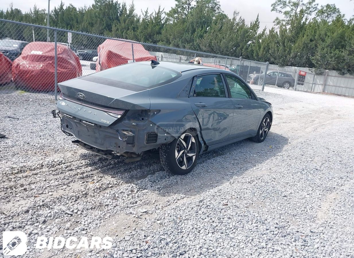 Hyundai Elantra - фото 9