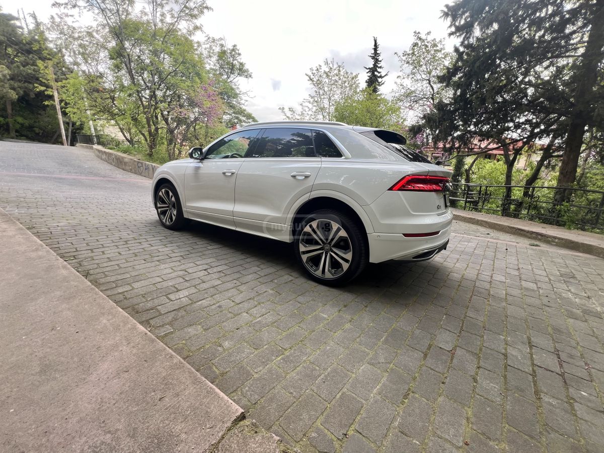 Audi Q8 - фото 13
