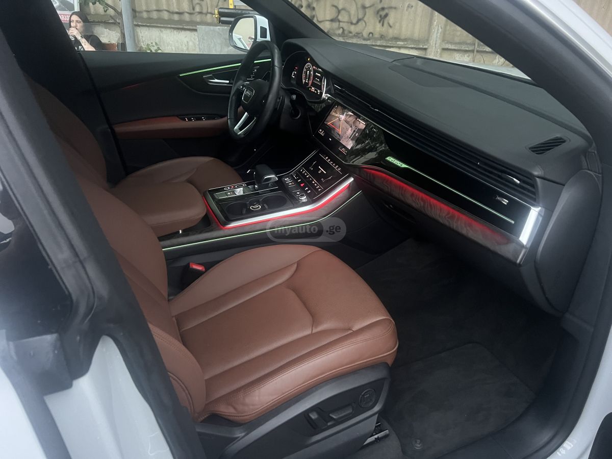 Audi Q8 - фото 15
