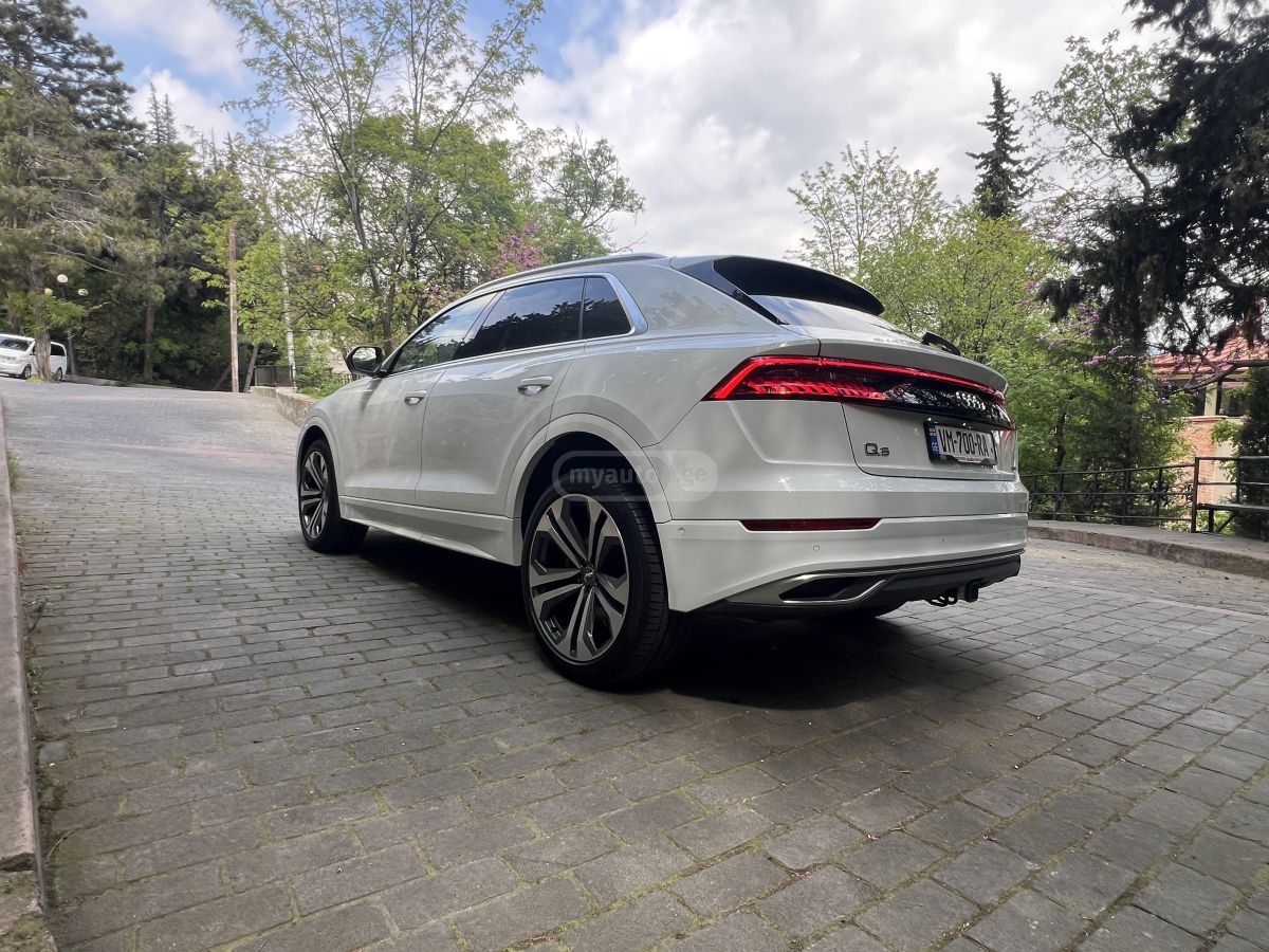 Audi Q8 - фото 6