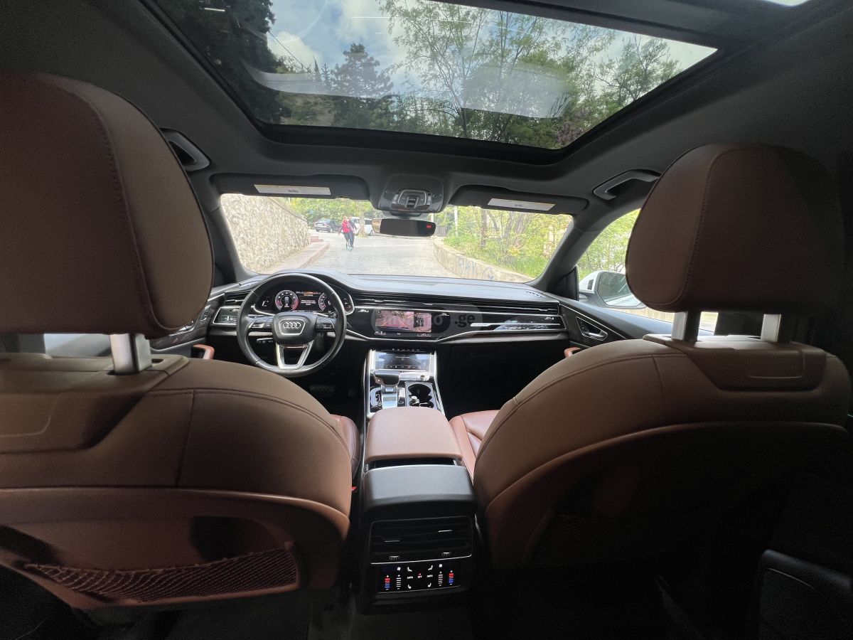 Audi Q8 - фото 8