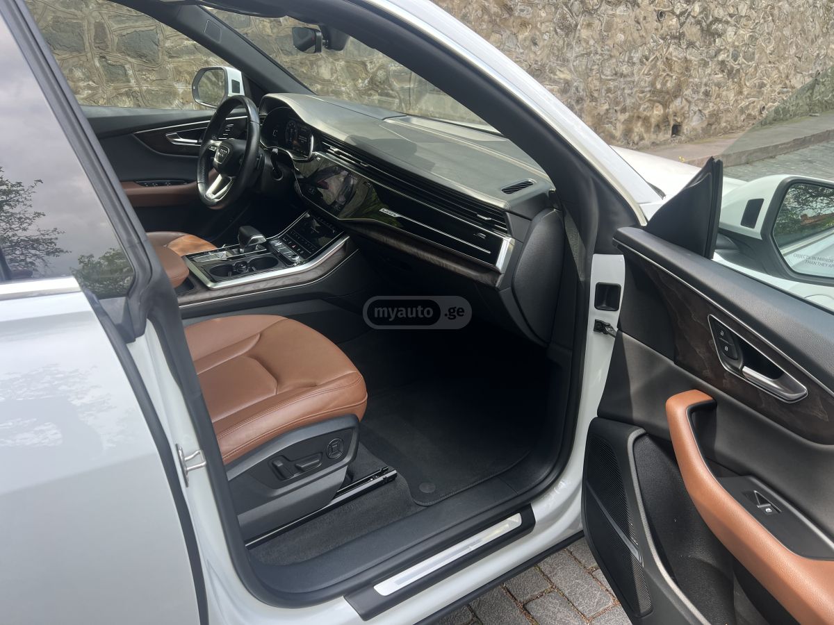 Audi Q8 - фото 9