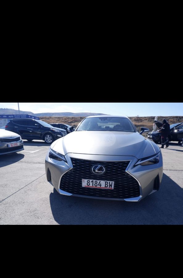 Lexus IS 300 Base 4dr Rear-Wheel Drive Seda 2023 — миниатюра 1