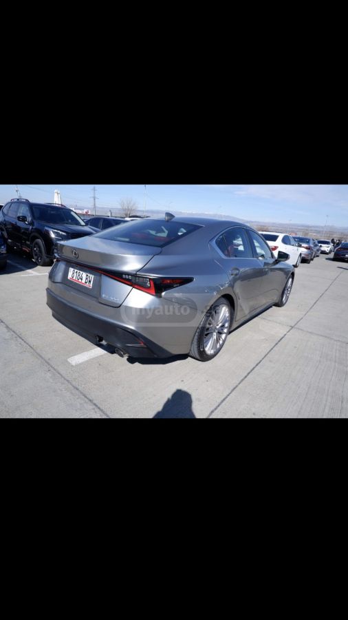 Lexus IS 300 Base 4dr Rear-Wheel Drive Seda 2023 — миниатюра 4