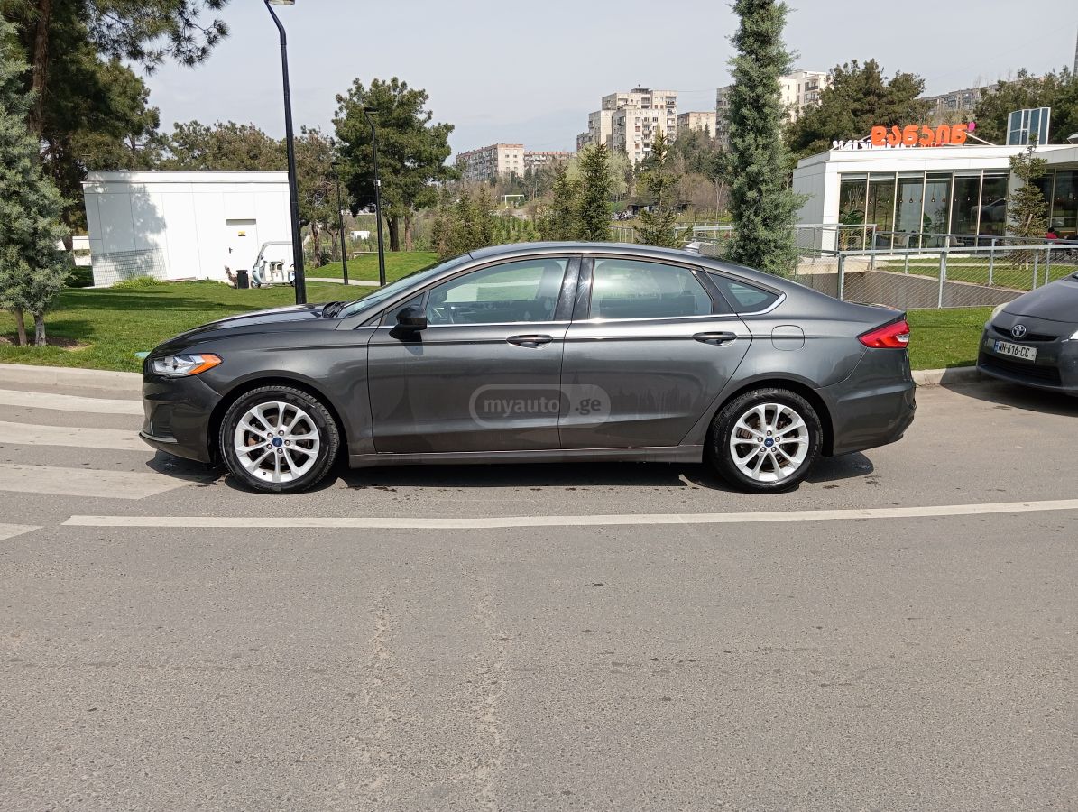 Ford Fusion - фото 4