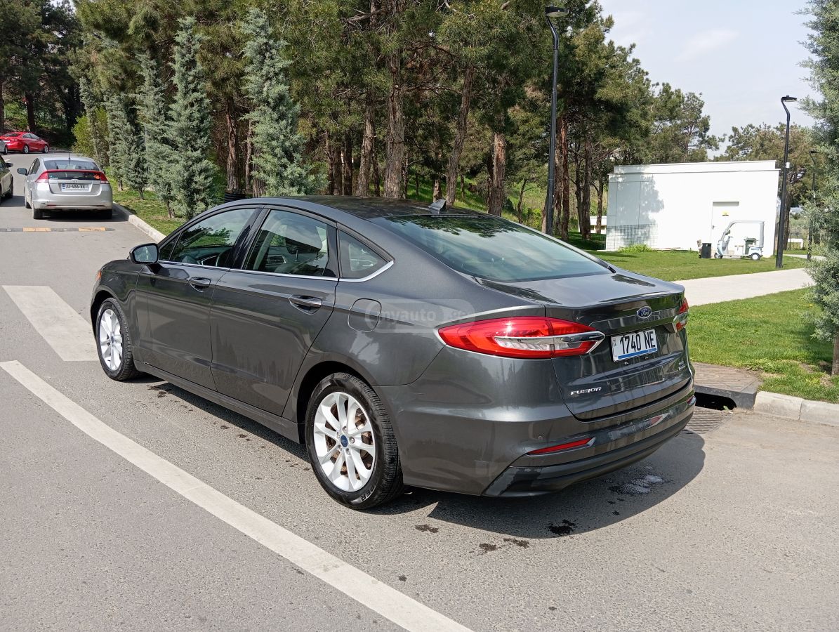 Ford Fusion - фото 5