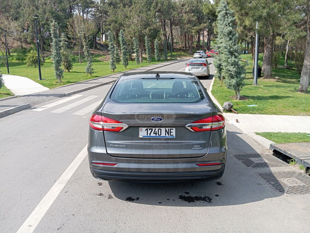 Ford Fusion - фото 6