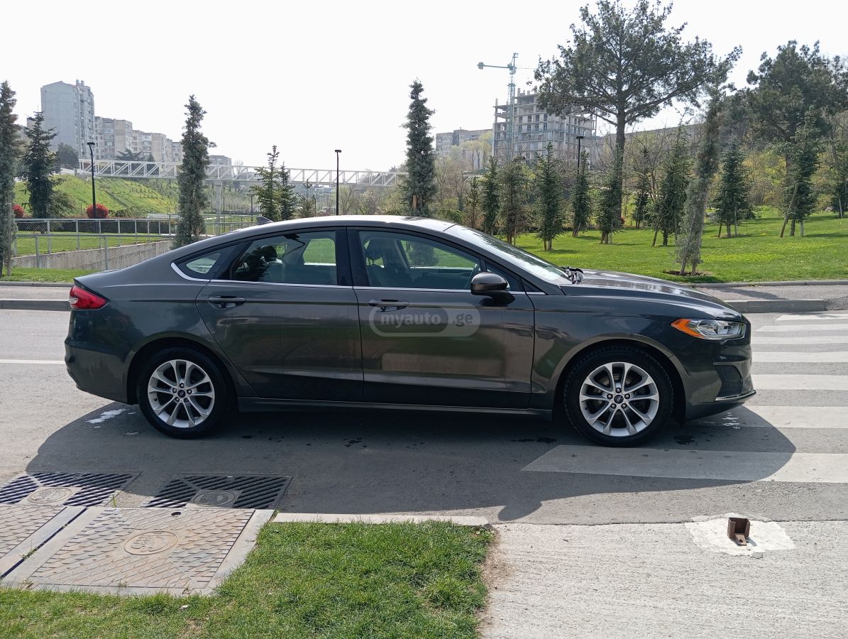 Ford Fusion - фото 8