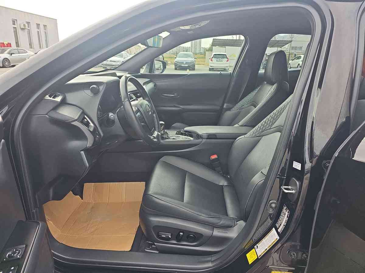 Lexus UX 200 2021 — миниатюра 13