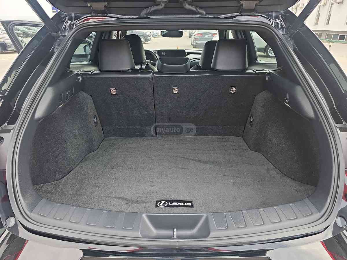 Lexus UX 200 2021 — миниатюра 4