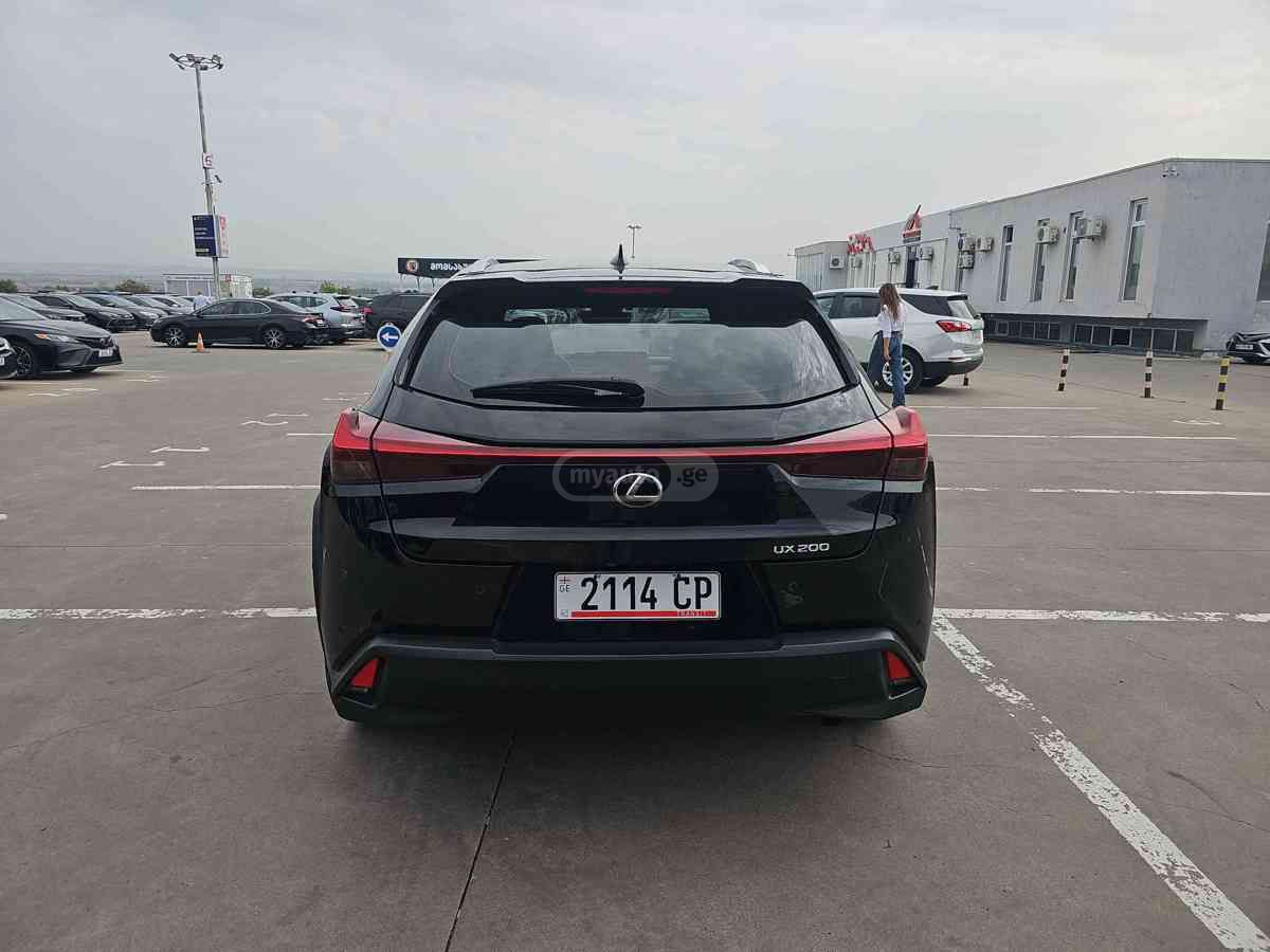 Lexus UX 200 2021 — миниатюра 9