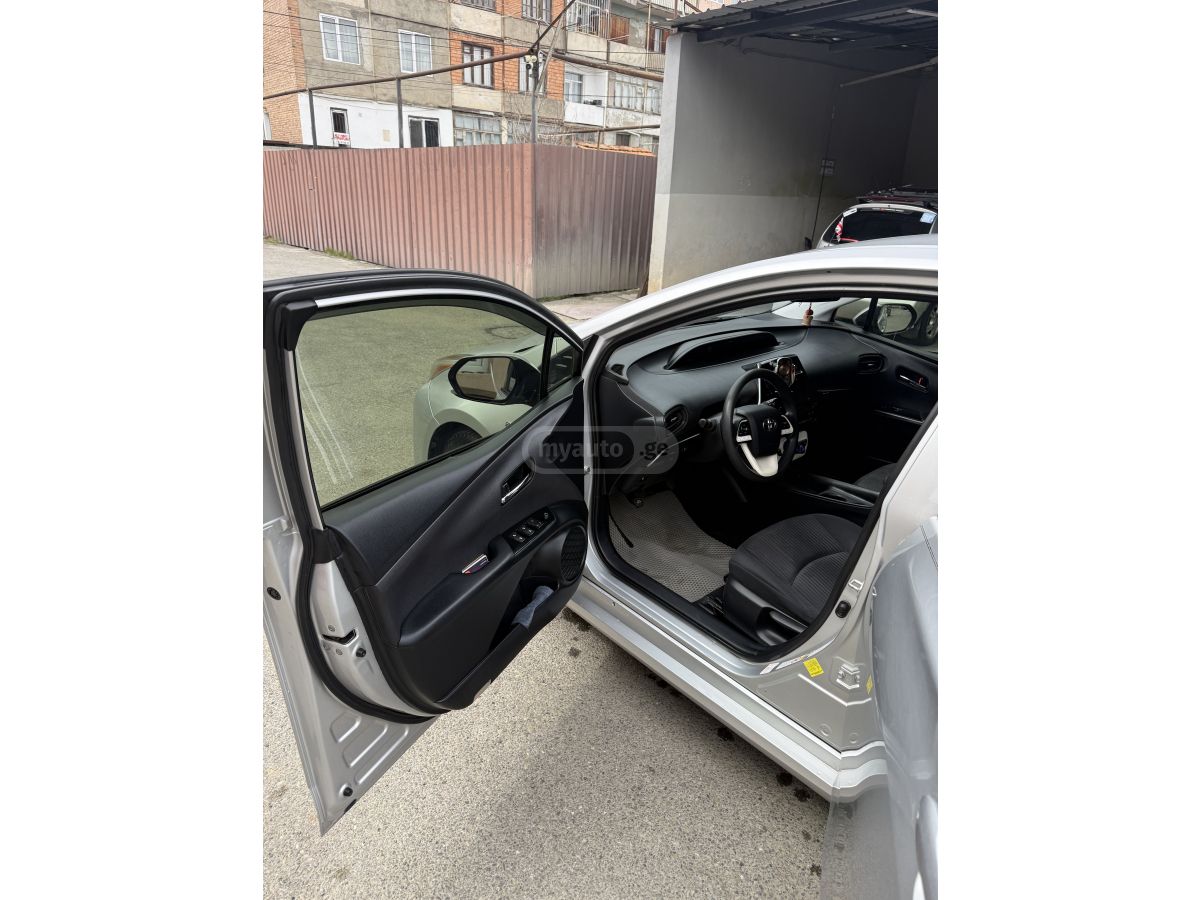 Toyota Prius - фото 5