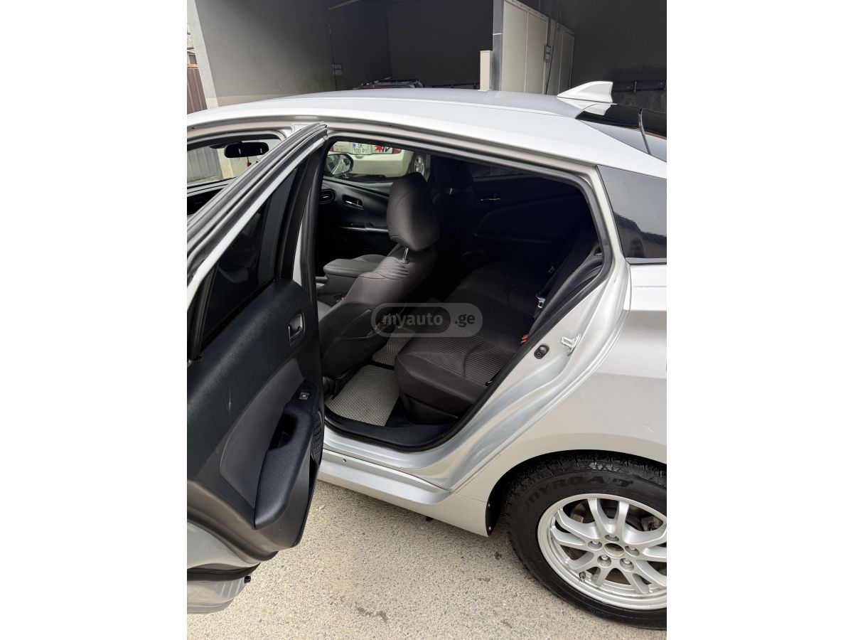 Toyota Prius - фото 8