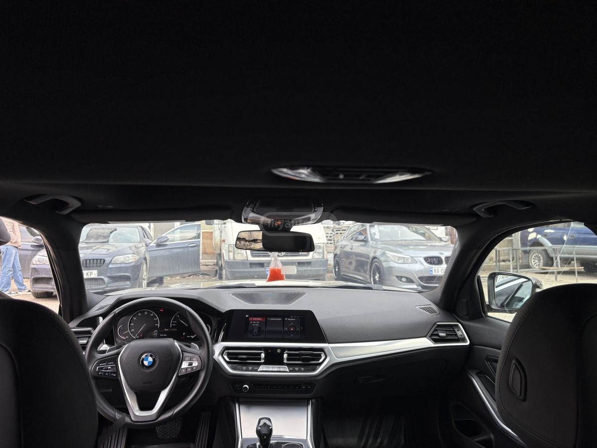 BMW 330 - фото 3