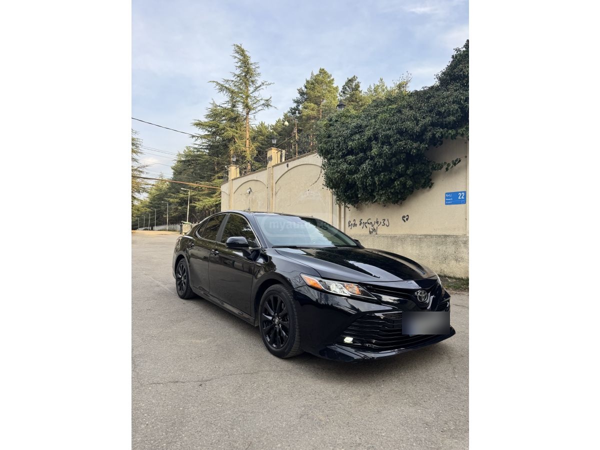 Toyota Camry - фото 2