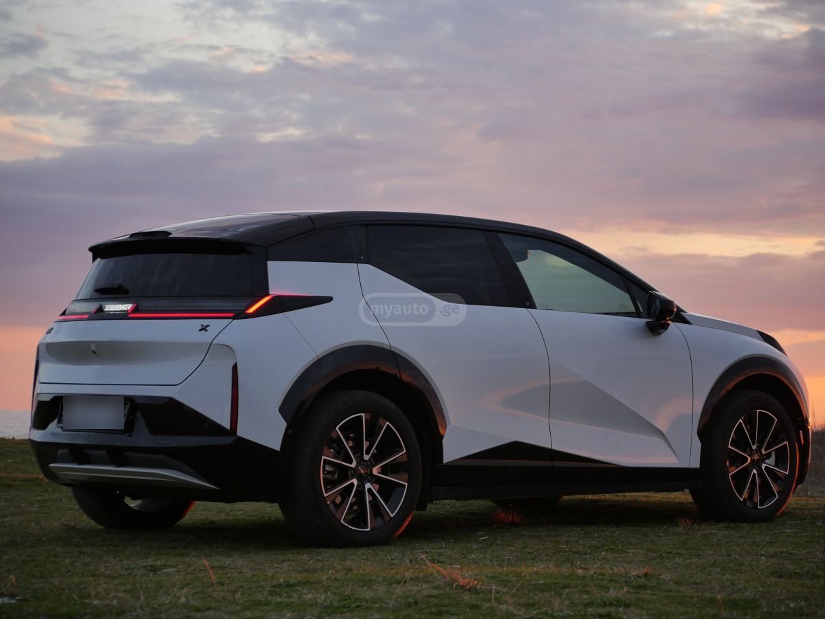 Zeekr X - фото 1