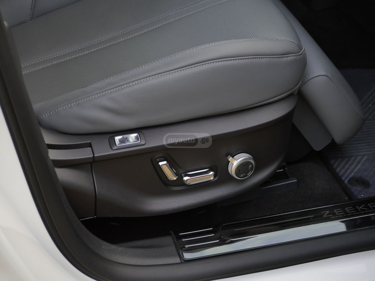 Zeekr X - фото 11