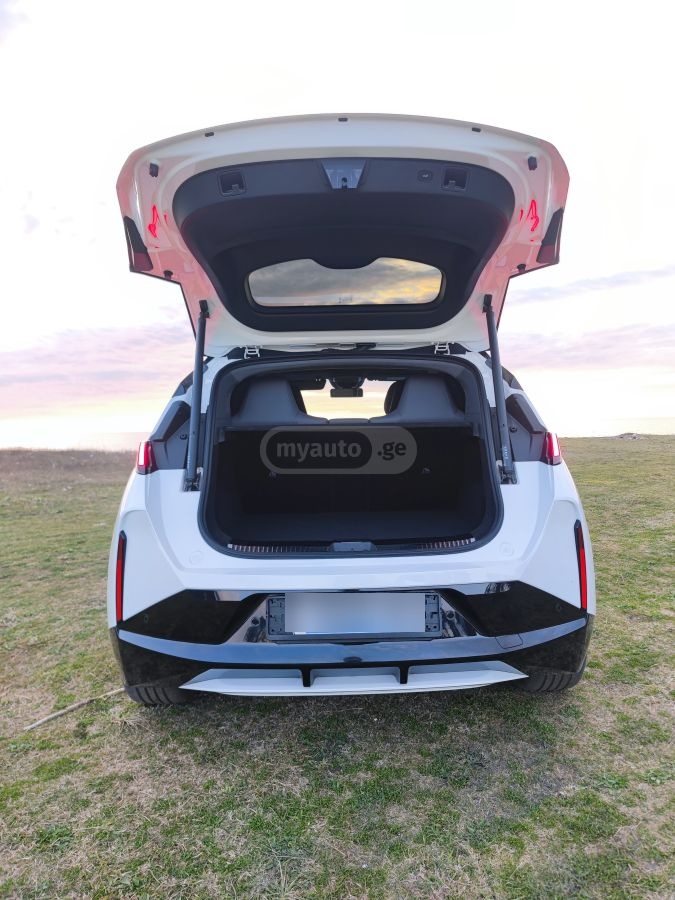 Zeekr X - фото 13