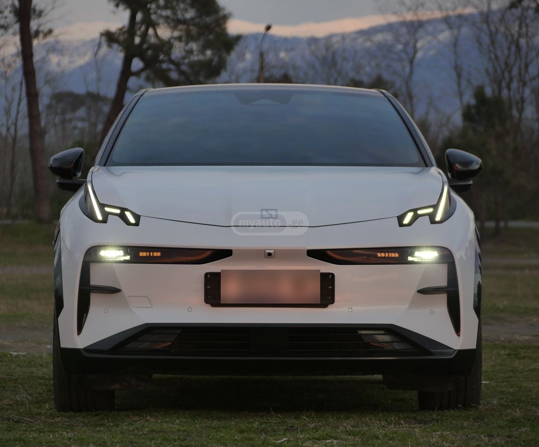 Zeekr X - фото 2