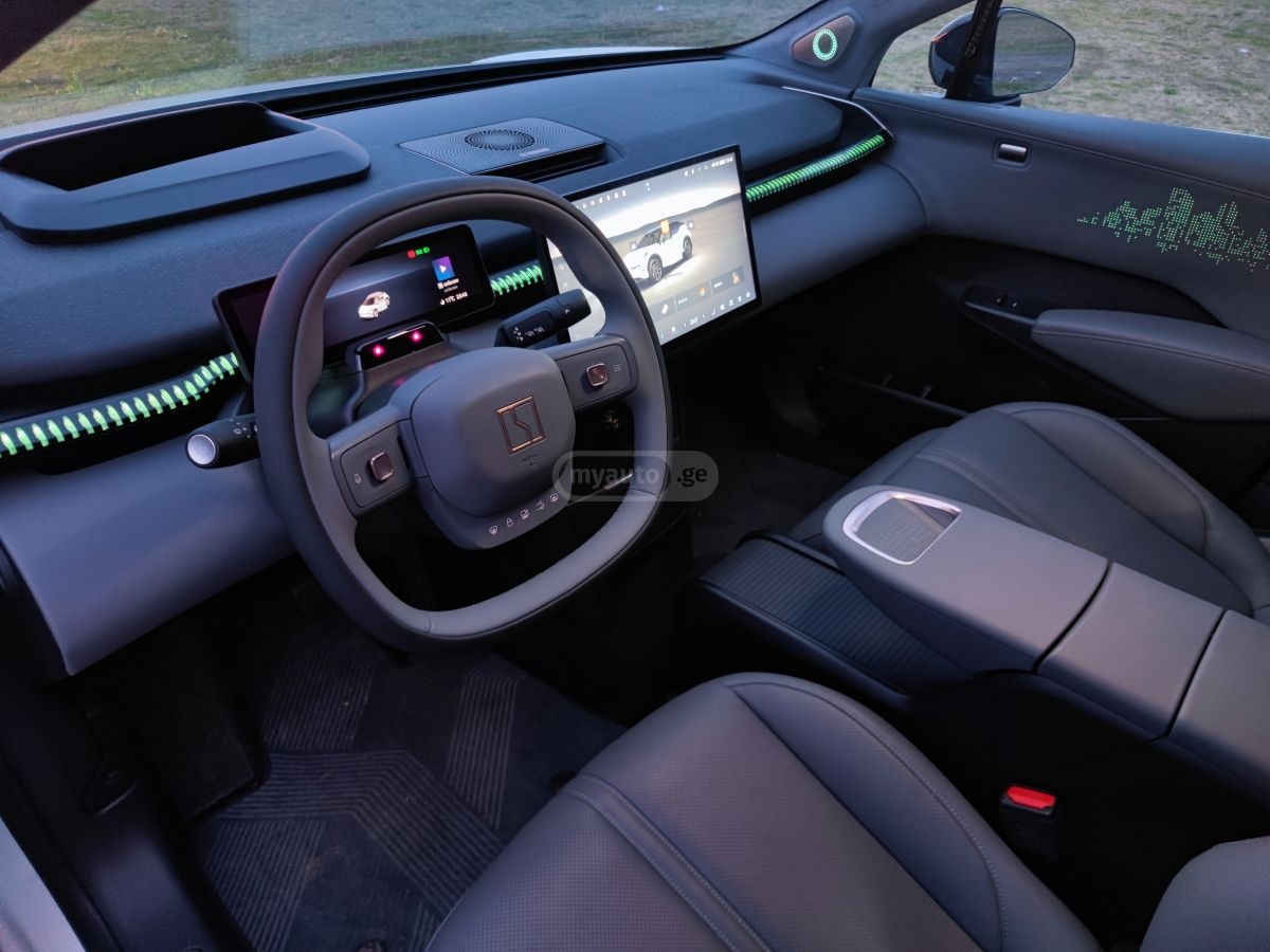 Zeekr X - фото 4