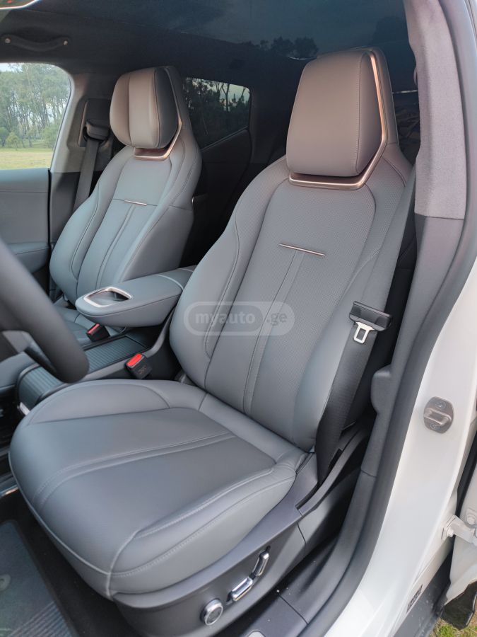 Zeekr X - фото 6