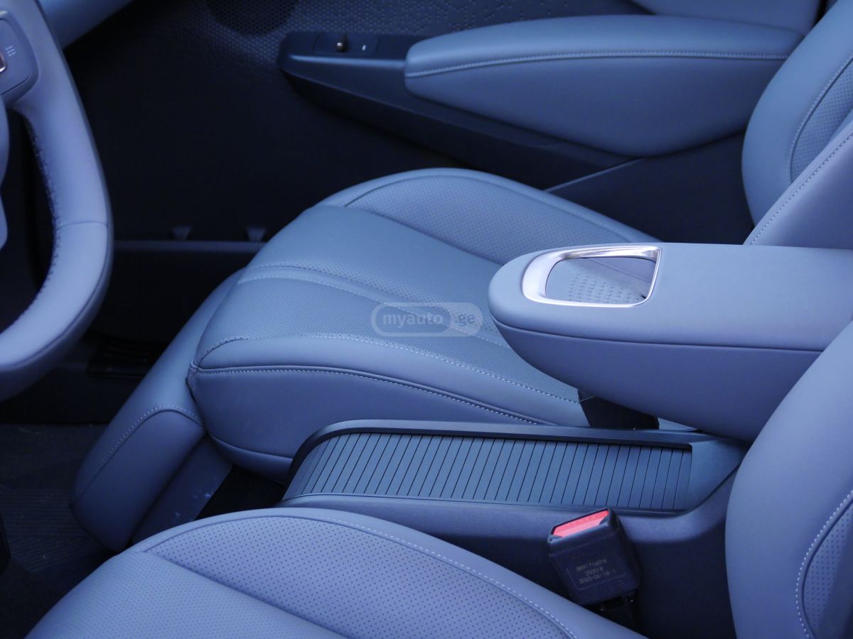 Zeekr X - фото 7