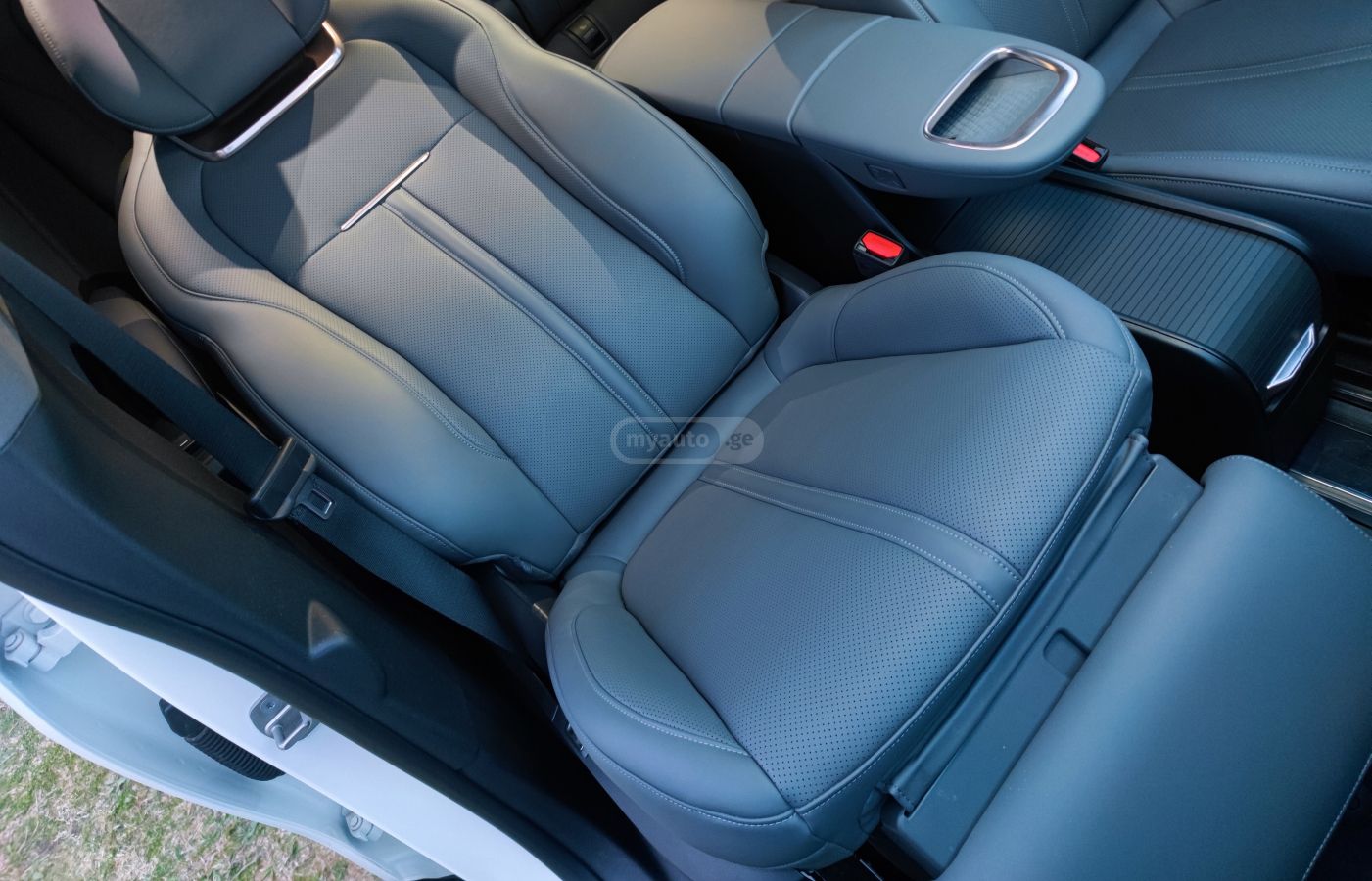 Zeekr X - фото 8