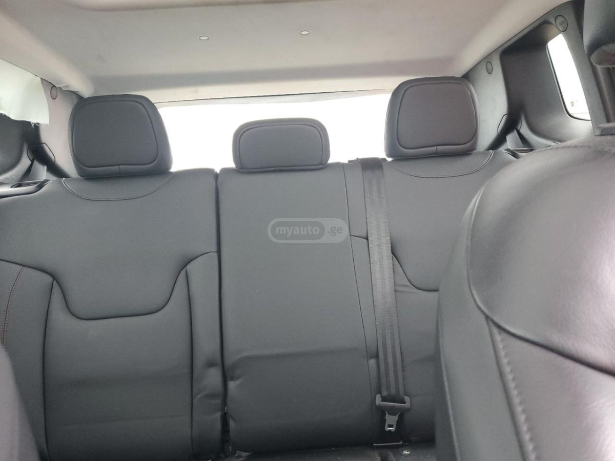 Jeep Renegade - фото 10