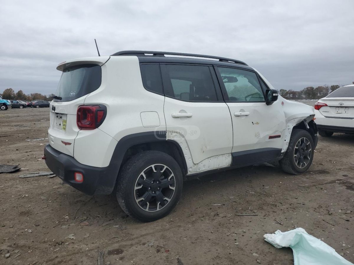 Jeep Renegade - фото 3