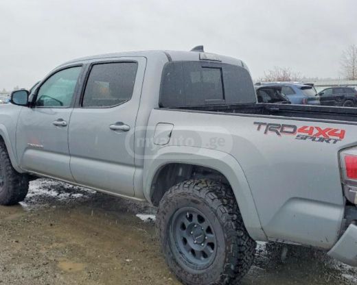 Toyota Tacoma - фото 2